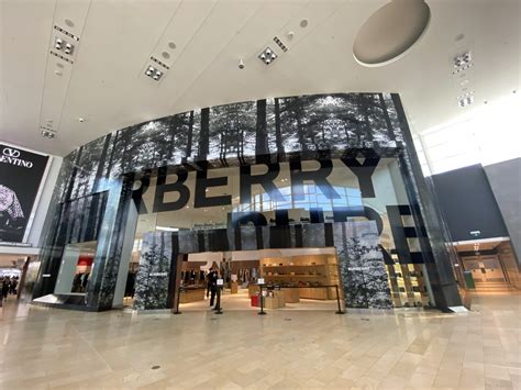 york dale burberry|burberry shop yorkdale.